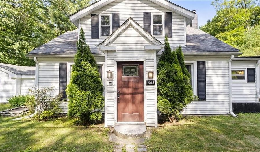 608 Black Plain Rd, North Smithfield, RI 02896 - 3 Beds, 2 Bath