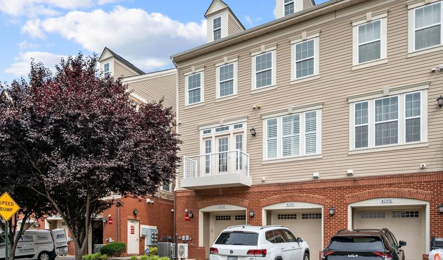 42572 WILDLY Ter, Ashburn, VA 20148 - 3 Beds, 3 Bath