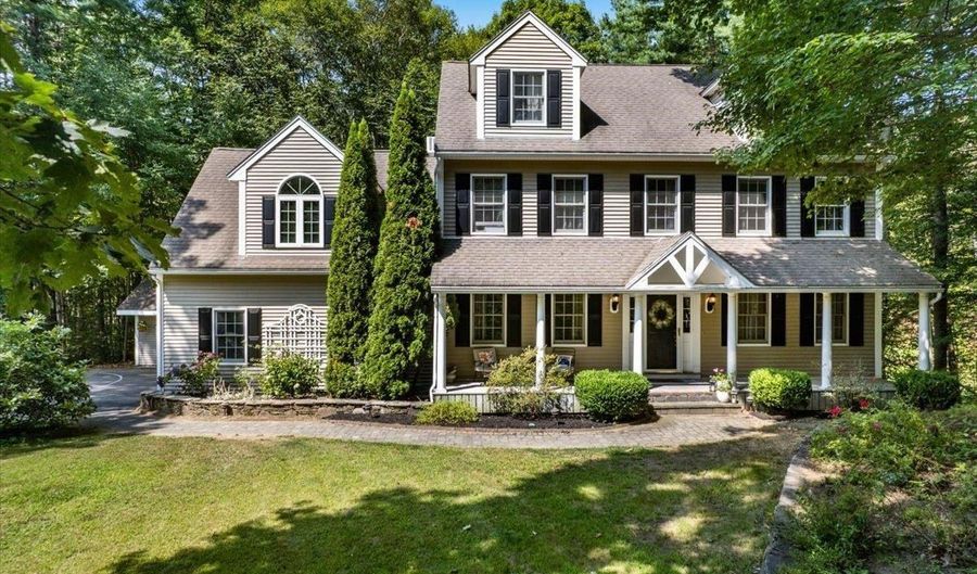 62 Lyford Ln, Brentwood, NH 03885 - 4 Beds, 3 Bath