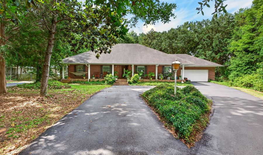 13293 Riverland Dr, Biloxi, MS 39532 - 3 Beds, 2 Bath