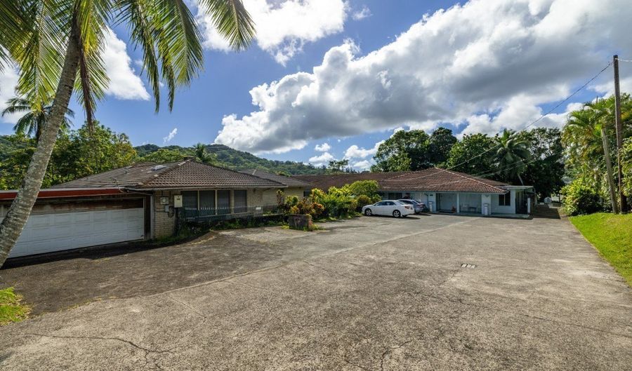 47-410 Ahuimanu Rd, Kaneohe, HI 96744 - 10 Beds, 7 Bath