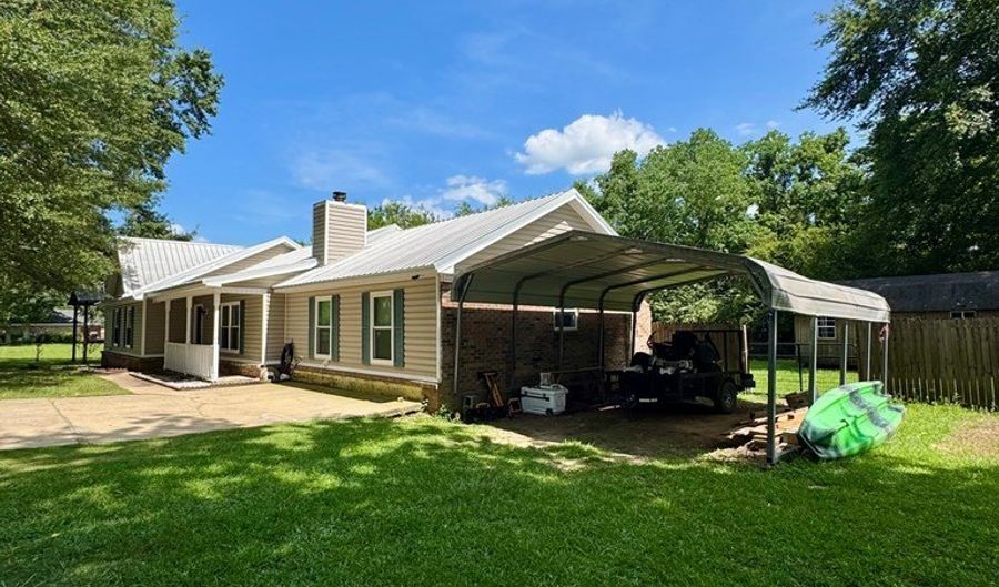 109 Pinehurst Dr, Ashford, AL 36312 - 3 Beds, 2 Bath