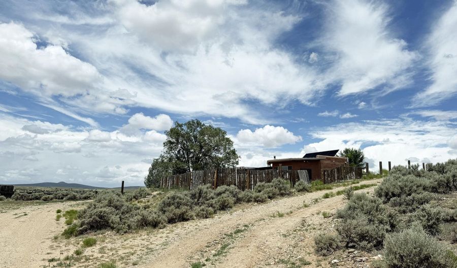620 Tune Dr, Arroyo Hondo, NM 87513 - 2 Beds, 2 Bath