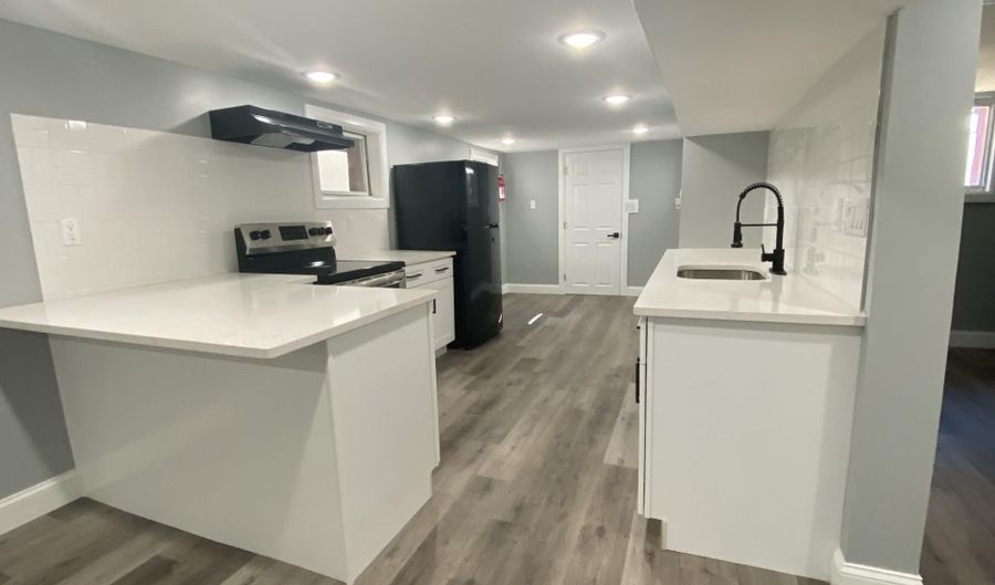 24 W 35TH St B, Bayonne, NJ 07002 - 2 Beds, 1 Bath