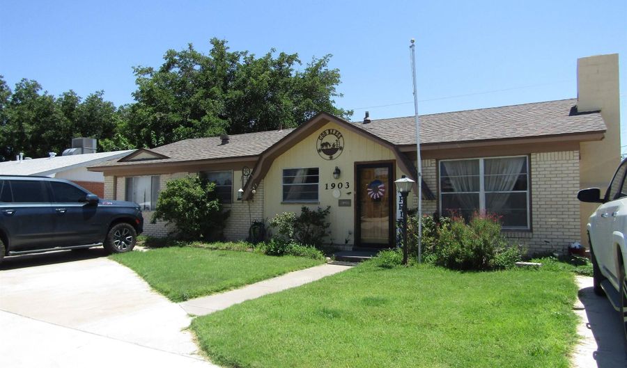 1903 W Hermosa Dr, Artesia, NM 88210 - 2 Beds, 2 Bath