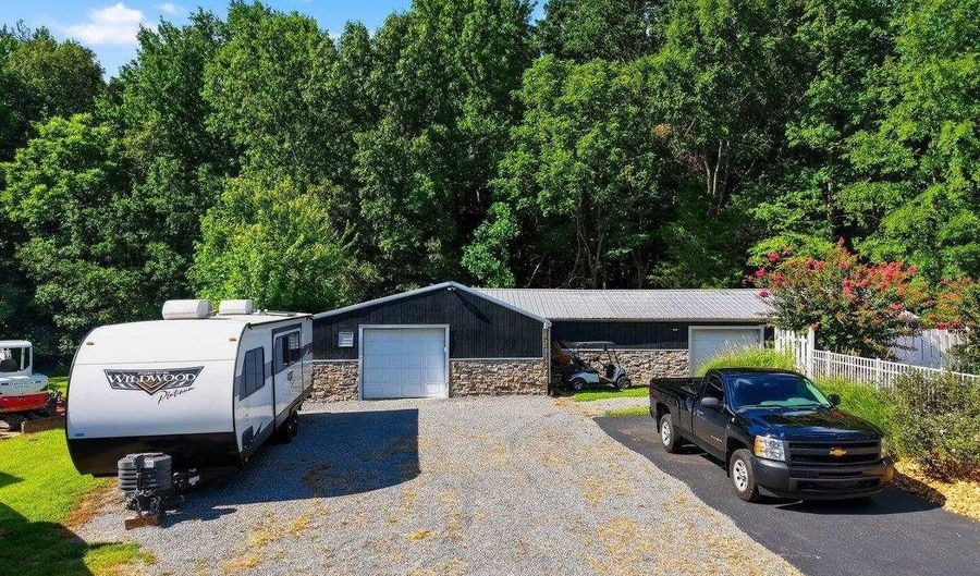 460 W G Talley Rd, Alvaton, KY 42122 - 4 Beds, 3 Bath
