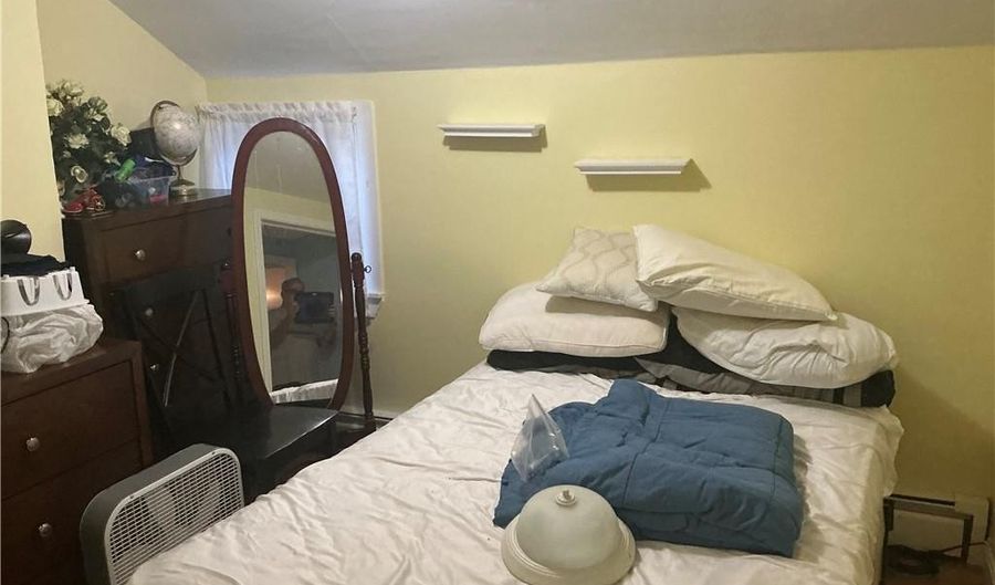 24 Elmhurst Ave 2, Cranston, RI 02920 - 2 Beds, 1 Bath