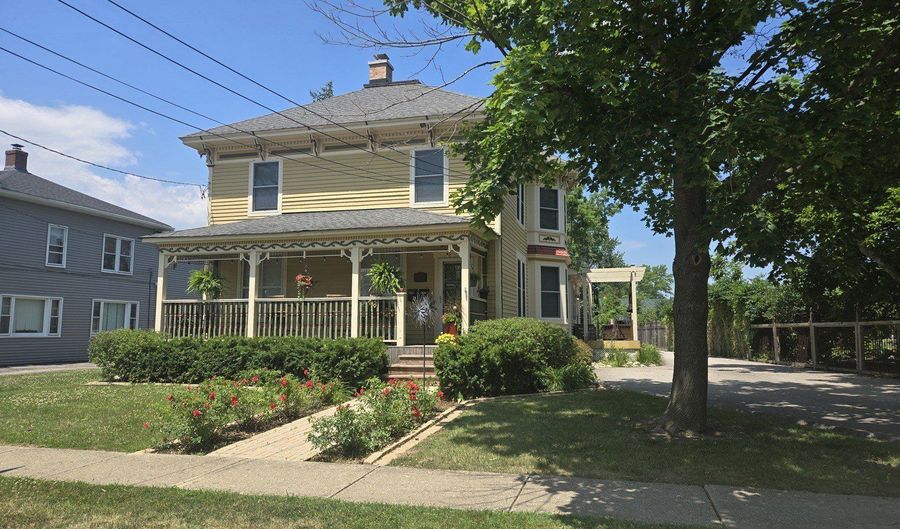 341 Harden St 2, Antioch, IL 60002 - 2 Beds, 1 Bath