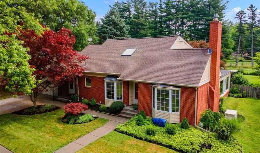 53 Jordan Rd, Amherst, NY 14221 - 4 Beds, 3 Bath