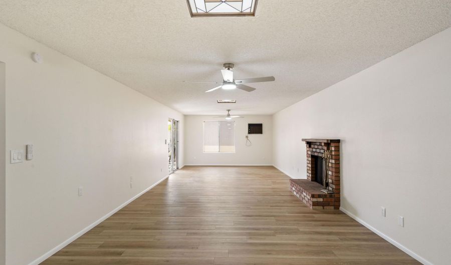26402 S LAKEMONT Dr, Sun Lakes, AZ 85248 - 2 Beds, 2 Bath