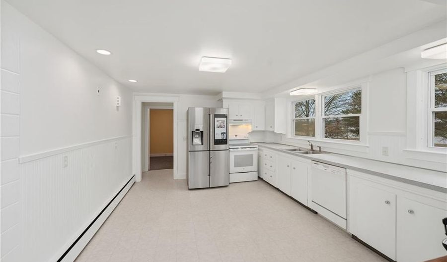 1737 Wampanoag Trl, Barrington, RI 02806 - 3 Beds, 2 Bath