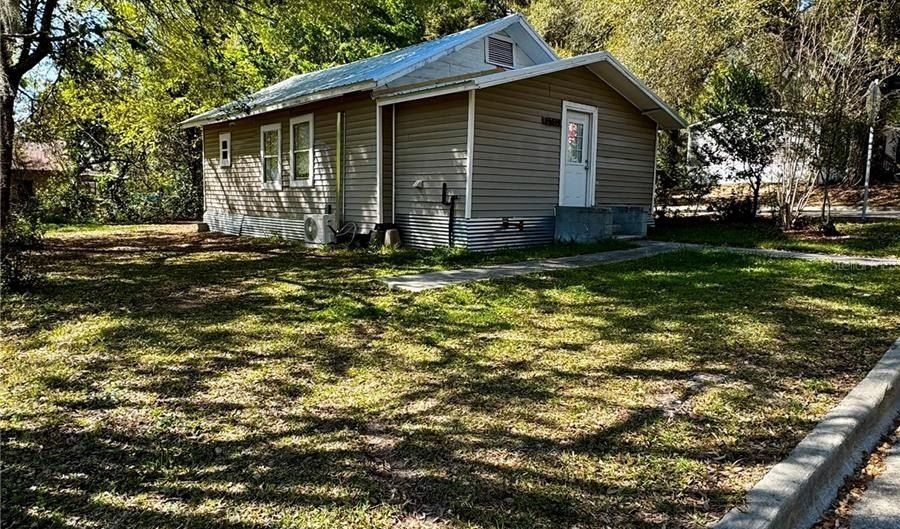 15514 NW 142ND Ter, Alachua, FL 32615 - 2 Beds, 1 Bath