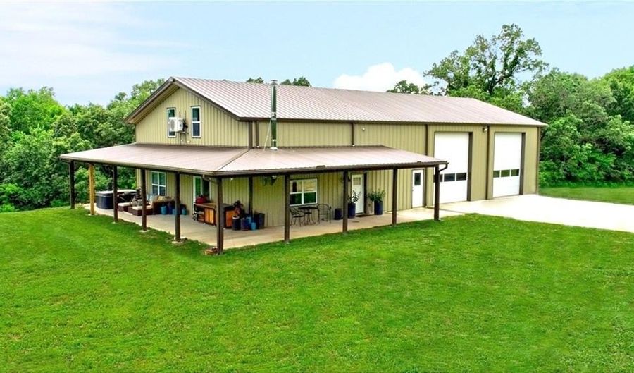 13330 S Hendrix Rd, Bentonville, AR 72713 - 3 Beds, 2 Bath