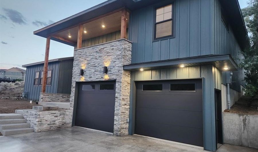 1332 Huff N Puff Ave, Cody, WY 82414 - 3 Beds, 3 Bath