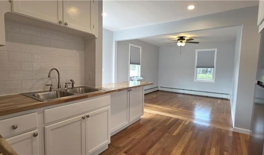 42 Putnam Pike 1, Johnston, RI 02919 - 0 Beds, 1 Bath