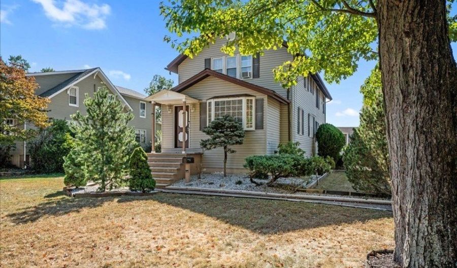 18 Ellice St, Bayonne, NJ 07035 - 3 Beds, 3 Bath