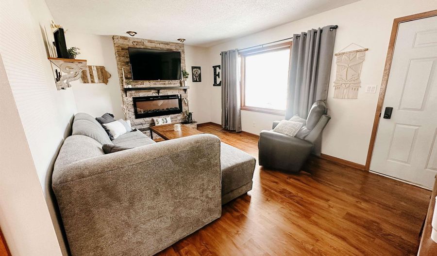 510 N Vine St, Agency, IA 52530 - 4 Beds, 2 Bath
