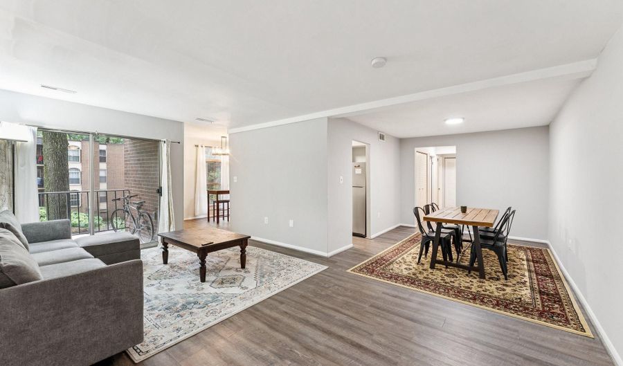 3376 WOODBURN Rd 23, Annandale, VA 22003 - 3 Beds, 2 Bath