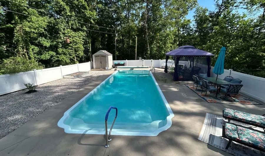 45 Edgewater Dr, Albany, KY 42602 - 4 Beds, 4 Bath