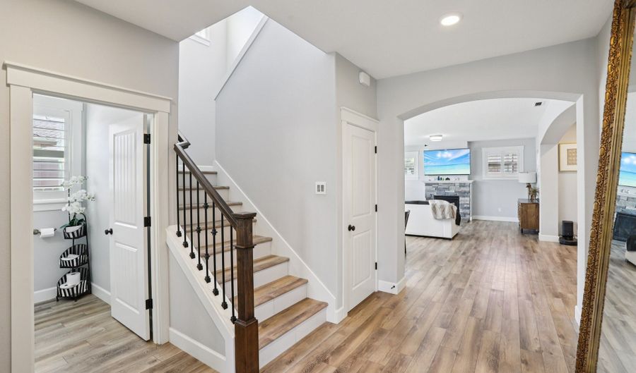 810 NE 27TH St, Battle Ground, WA 98604 - 5 Beds, 4 Bath