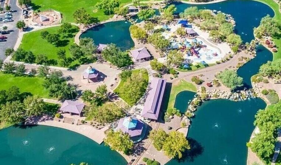 42424 N GAVILAN PEAK Pkwy 63212, Anthem, AZ 85086 - 2 Beds, 2 Bath