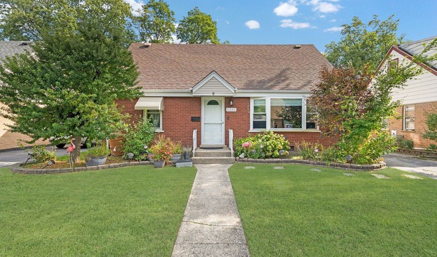 11553 S Joalyce Dr, Alsip, IL 60803 - 4 Beds, 2 Bath