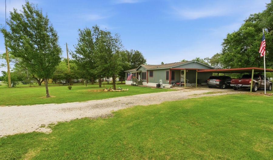 9616 Kelly Ln, Alvarado, TX 76009 - 3 Beds, 2 Bath