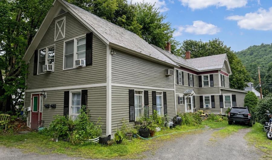 820 Western Ave, Brattleboro, VT 05301 - 6 Beds, 4 Bath