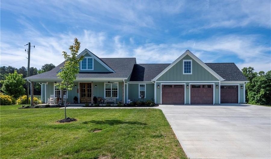 107 Meeting House Ln, Advance, NC 27006 - 4 Beds, 4 Bath