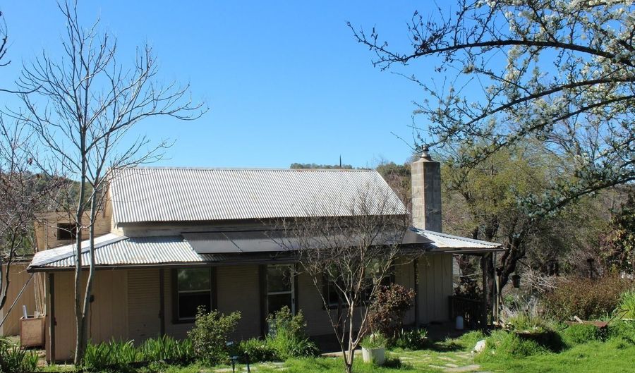 1572 S Main St, Angels Camp, CA 95222 - 3 Beds, 1 Bath