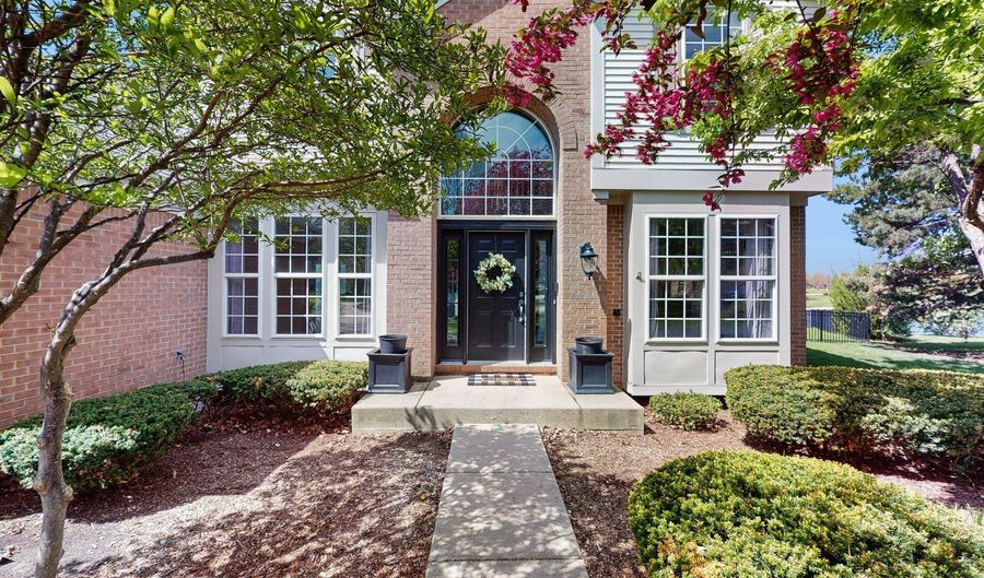 8 GEORGETOWN Ct, Algonquin, IL 60102 - 4 Beds, 4 Bath