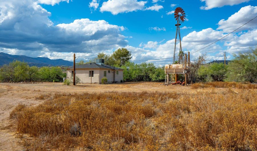19755 E PALO VERDE Ln, Black Canyon City, AZ 85324 - 2 Beds, 1 Bath
