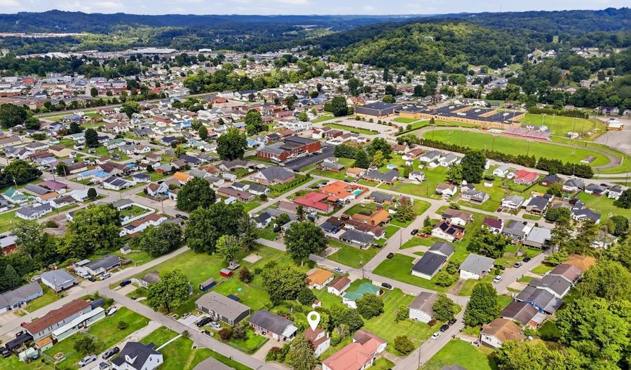 201 McComas Ave, Barboursville, WV 25504 - 2 Beds, 2 Bath