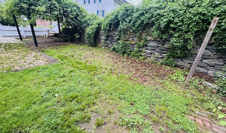 23 Tiffany St, Brooklyn, CT 06234 - 4 Beds, 2 Bath
