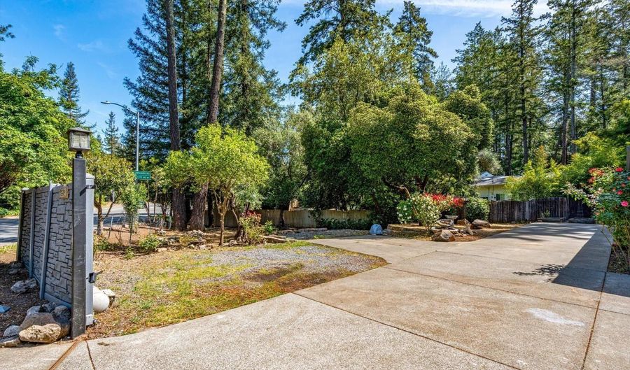5346 Montecito Ave, Santa Rosa, CA 95404 - 4 Beds, 2 Bath