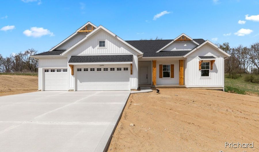 12491 Agate Ct SE, Alto, MI 49302 - 3 Beds, 3 Bath