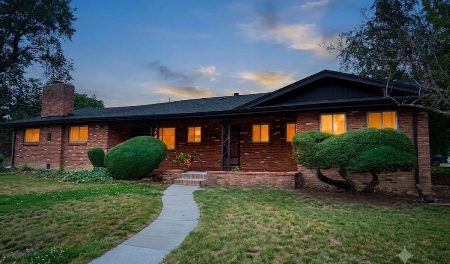 905 W 3rd Ave, Broomfield, CO 80020 - 3 Beds, 2 Bath