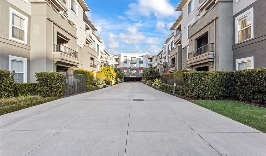 1801 E Katella 2063, Anaheim, CA 92805 - 3 Beds, 2 Bath