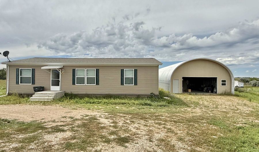 19225 Prairie Hills Rd, Belle Fourche, SD 57717 - 3 Beds, 2 Bath