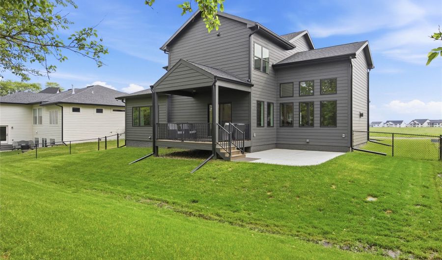 5014 176th St, Armstrong, IA 50514 - 5 Beds, 4 Bath