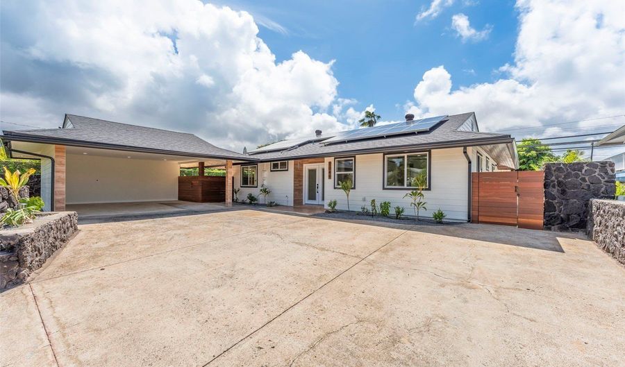 1049 Uluopihi Loop, Kailua, HI 96734 - 5 Beds, 3 Bath