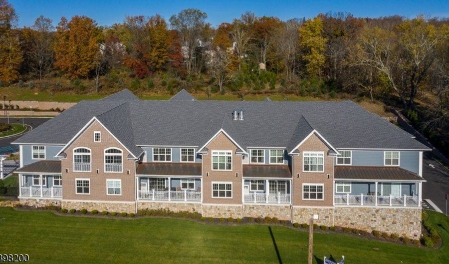 2435 Lamington Rd 18, Bedminster, NJ 07921 - 2 Beds, 2 Bath