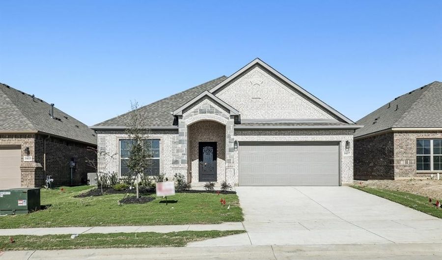 1037 Nighthawk Trl, Alvarado, TX 76009 - 4 Beds, 2 Bath