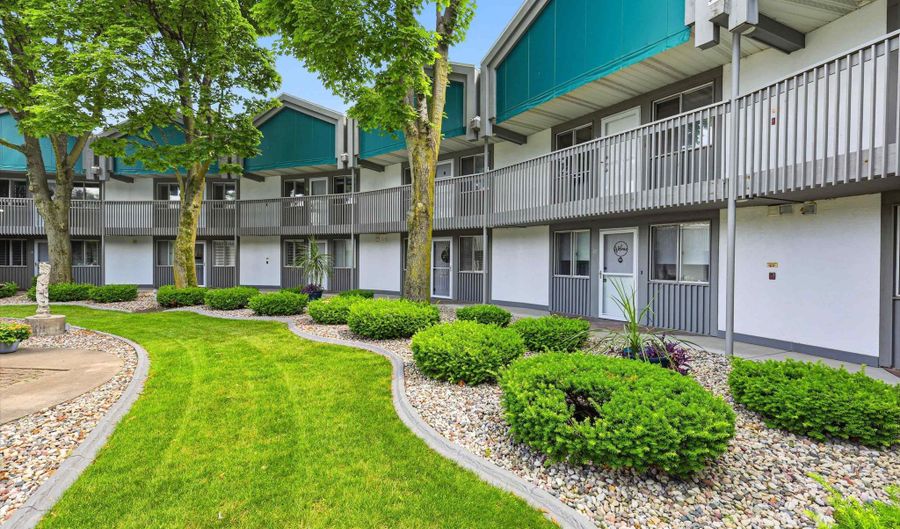 1001 S ONEIDA St 2E, Appleton, WI 54915 - 2 Beds, 2 Bath