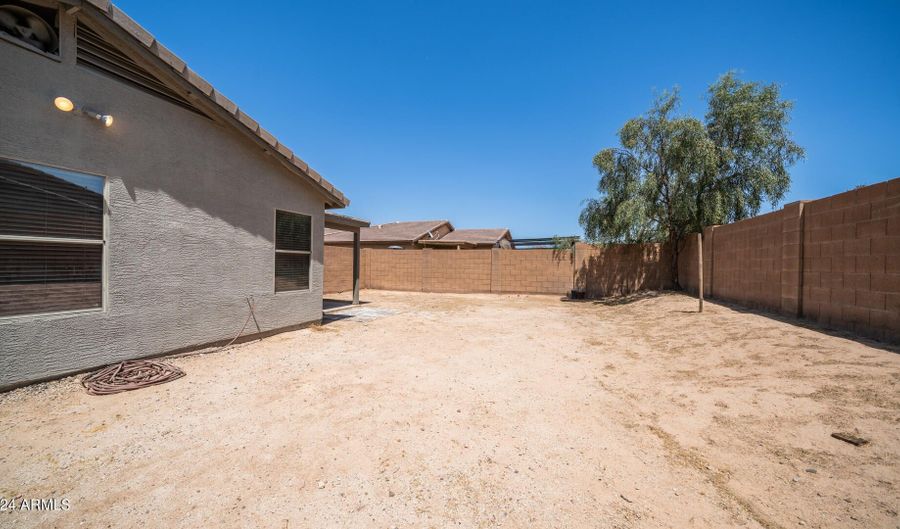 2127 W HASAN Dr, Phoenix, AZ 85041 - 3 Beds, 2 Bath