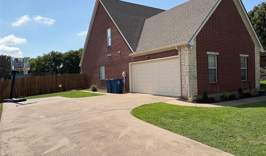 702 John Thomas Dr, Keene, TX 76059 - 4 Beds, 3 Bath