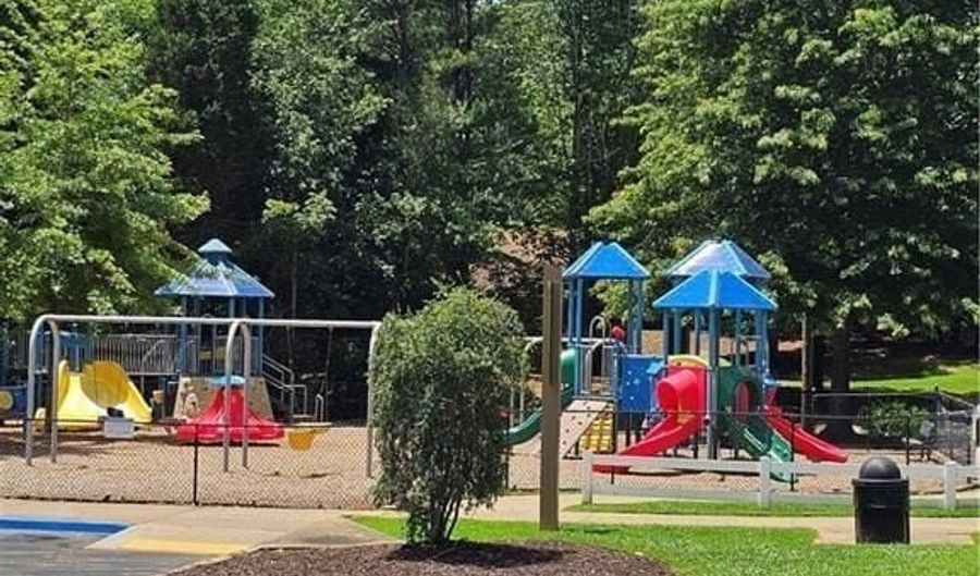 10805 Pinewalk Forest Cir, Alpharetta, GA 30022 - 3 Beds, 3 Bath