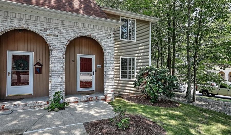 28 Marigold Cir, North Providence, RI 02904 - 2 Beds, 2 Bath