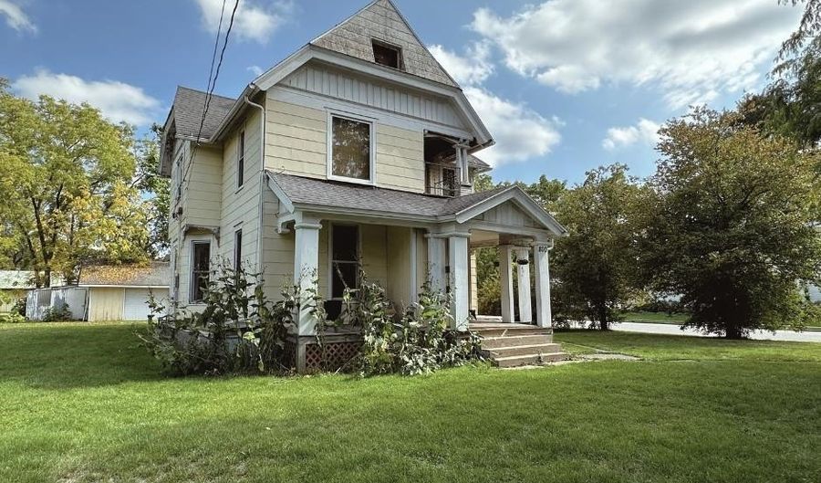 800 N Main St, Lake Mills, WI 53551 - 5 Beds, 0 Bath