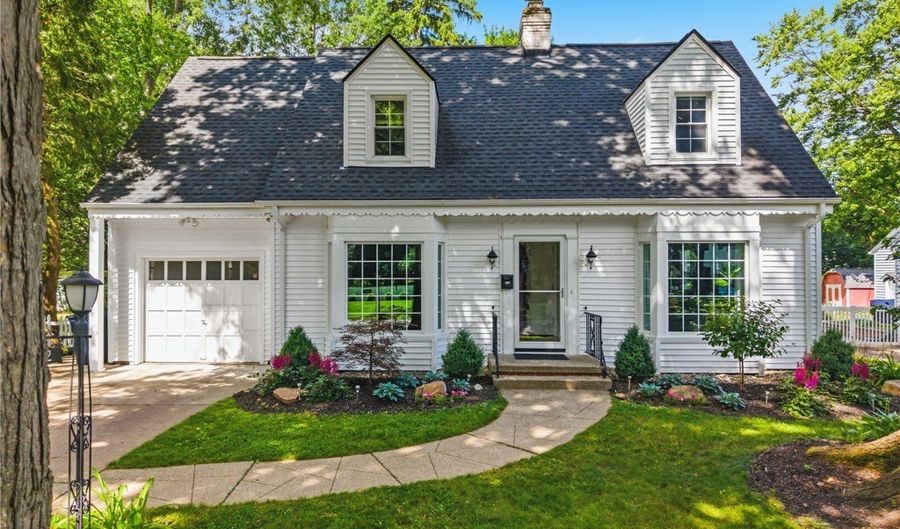 102 Winston Rd, Akron, OH 44313 - 3 Beds, 3 Bath
